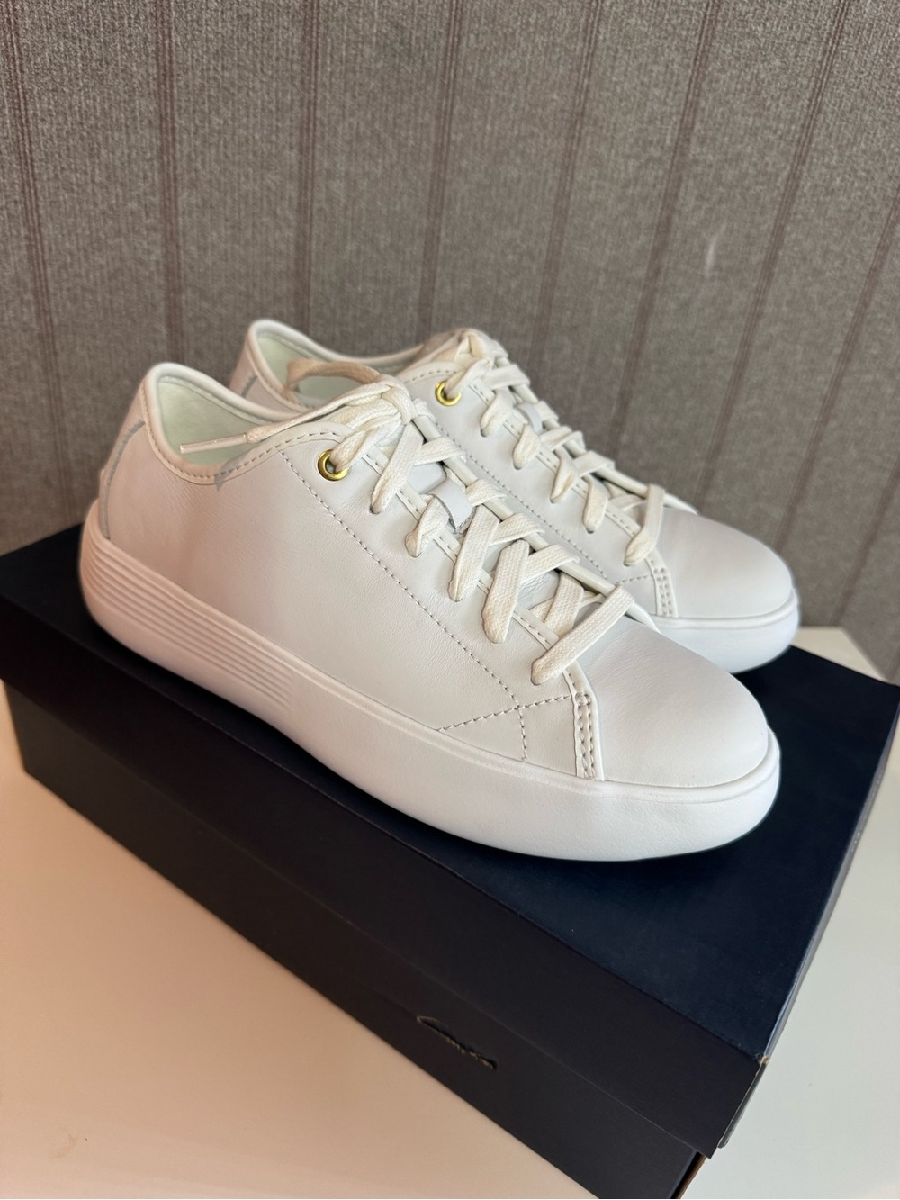 New Cole Haan Classic White Leather Women's Lace-Up Sneakers